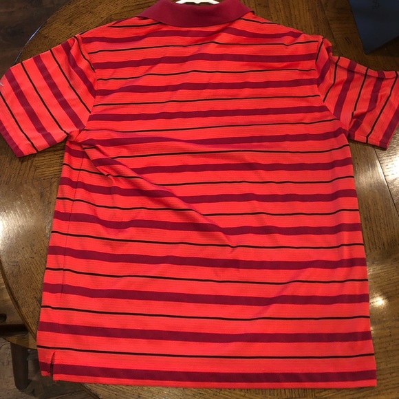 NIKE GOLF T SHIRT - Picture 3 of 4